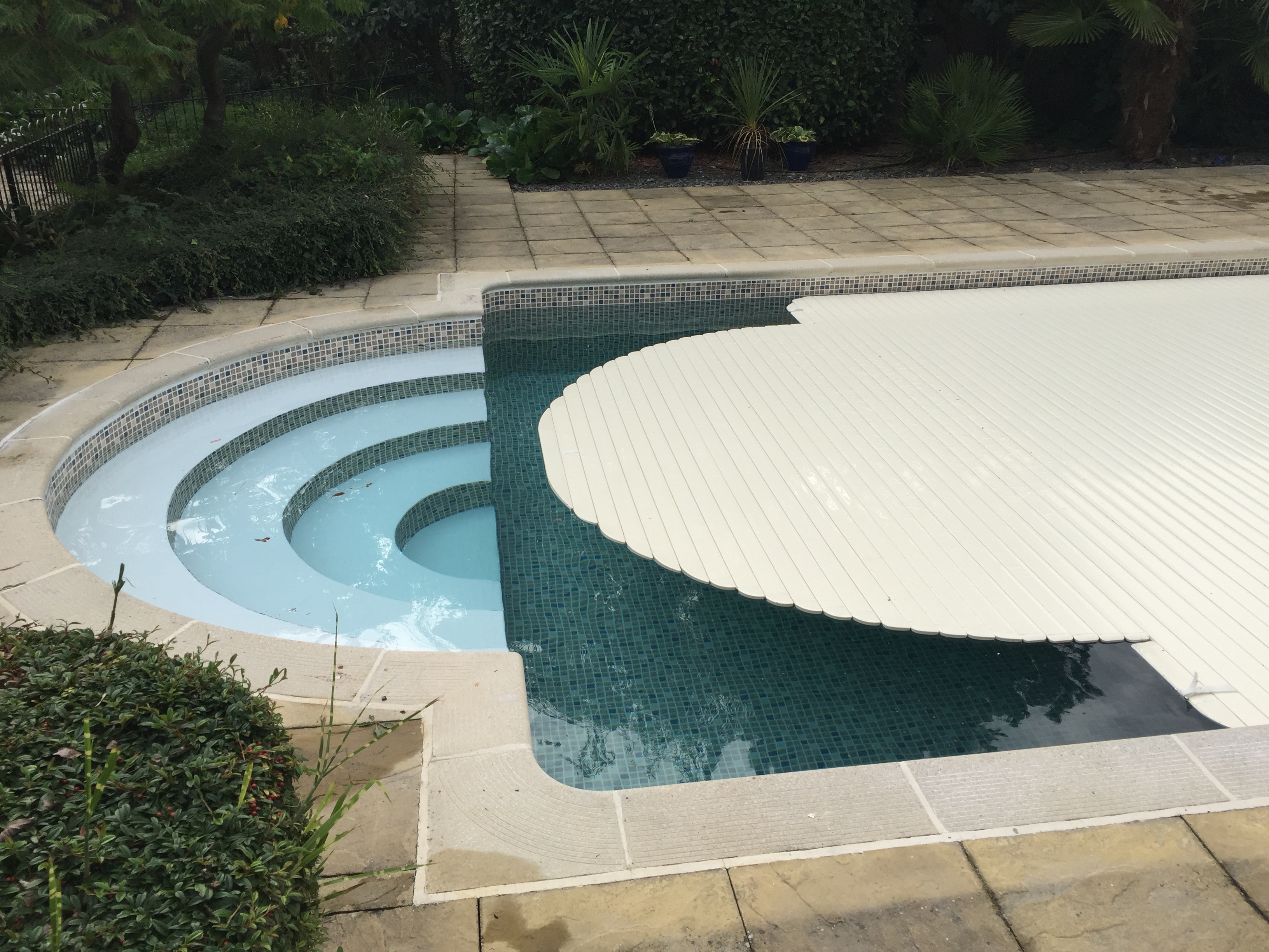 Slatted pool cover