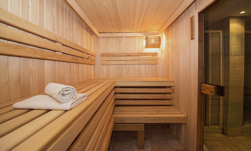 Sauna Vs Steam Room - Which one is better for you